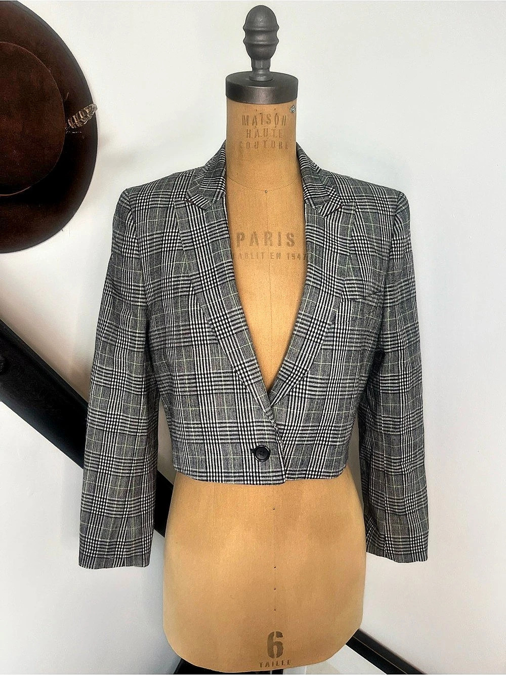Paul Smith London Women's Plaid Cropped Blazer in Gray & Black Like New